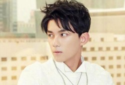 圈内爆料吴磊赵露思,甜蜜互动引粉丝热议