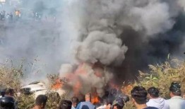 爆料飞机坠机视频真实,坠机现场视频曝光，揭秘事故瞬间