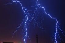 重庆爆料打雷视频,震撼打雷视频曝光，天空如战场